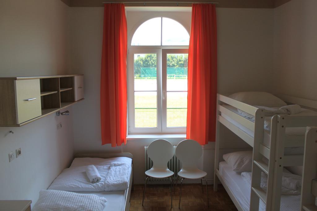 Hostel Dic ลูบลิยานา ภายนอก รูปภาพ